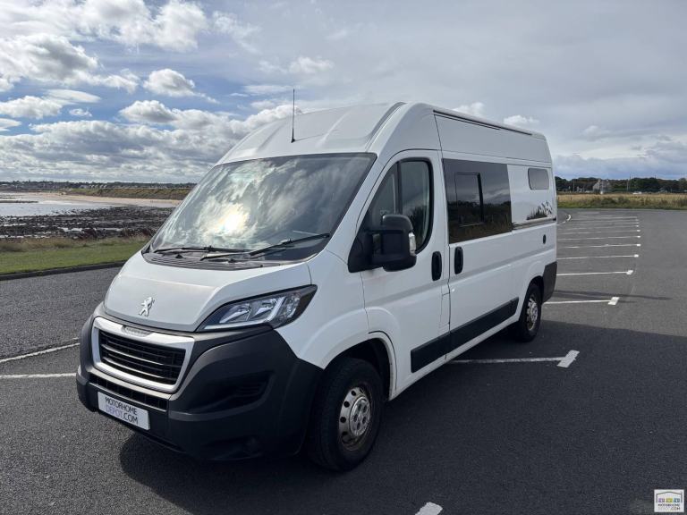 Peugeot Boxer 2020 2Berth FSH 