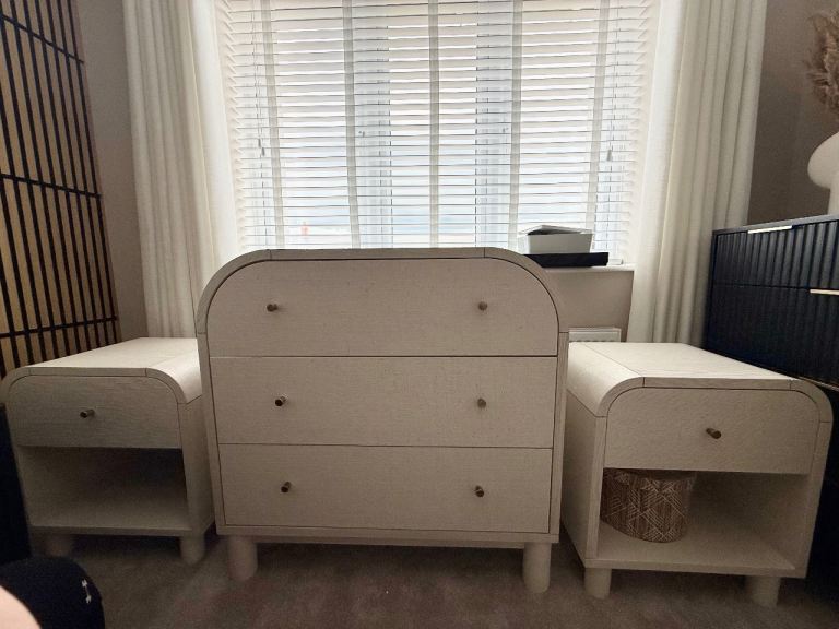 Bedside tables and chest of drawers