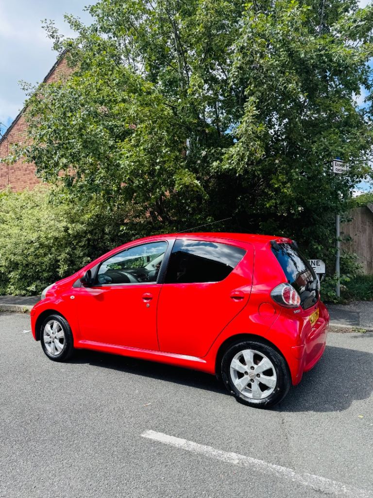Toyota, AYGO, Hatchback, 2011, Manual, 998 (cc), 5 doors