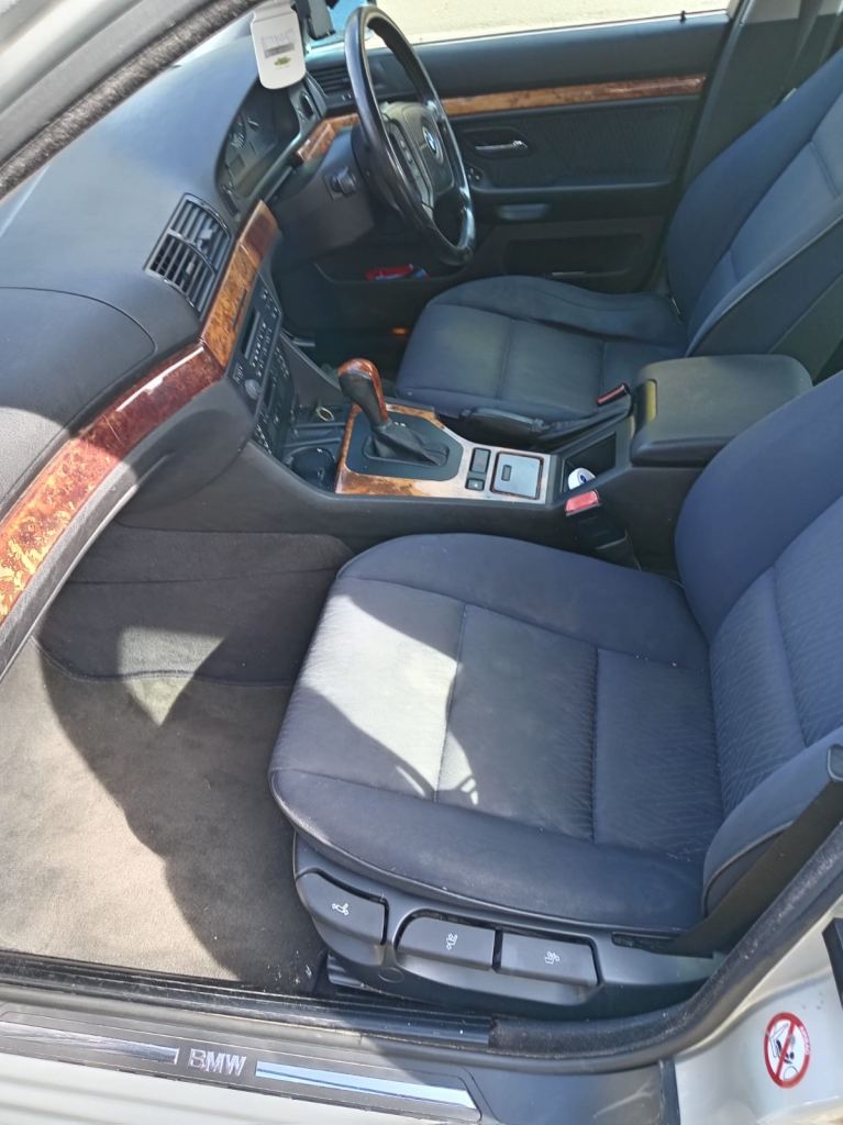 Bmw 523i year 2000 E39 2.5Petrol Auto