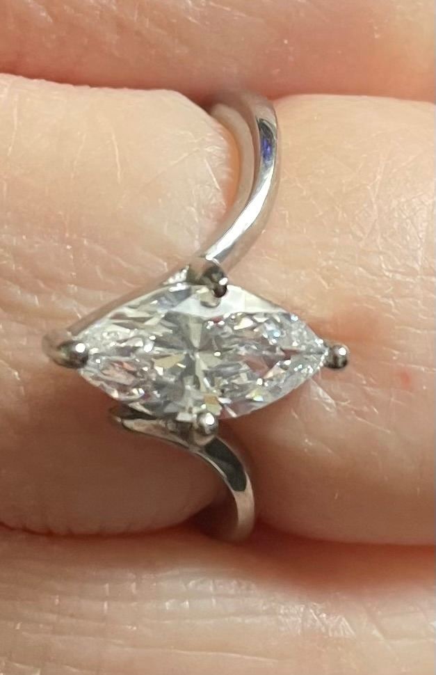 Beautiful Marquise Cut Stone Ring - Size J/5