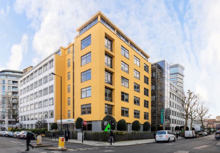 *Hammersmith* Private Serviced Offices: Units from 15 to 1000 desks for rent W6