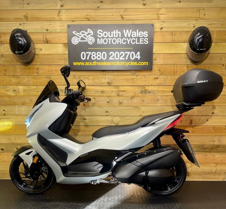 Zontes ZT 125-D / 2024 (74) model / only 2420 miles 