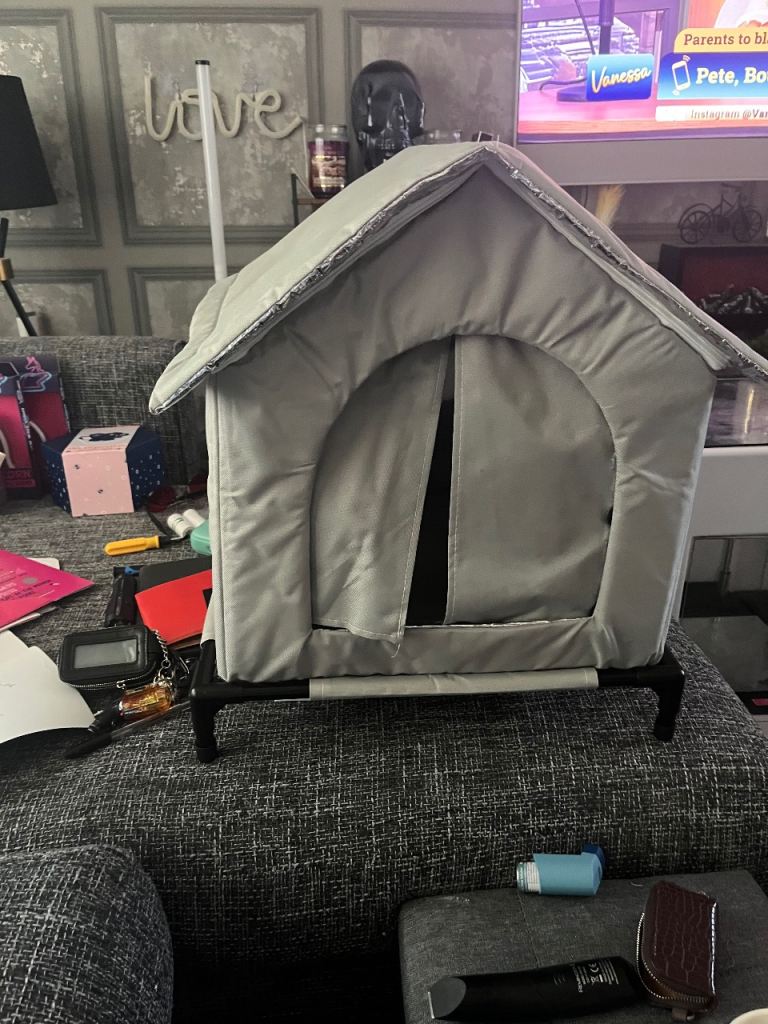 Brand new dog/cat house 