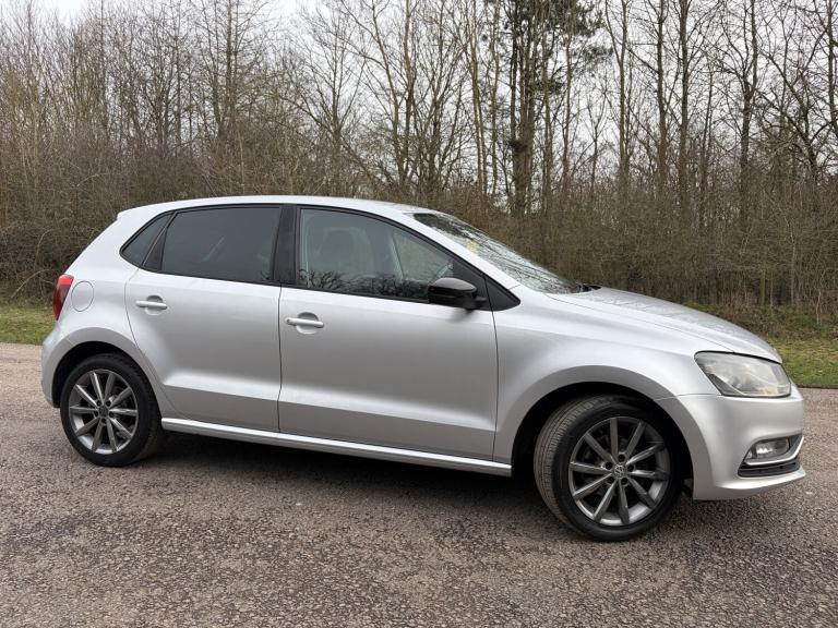 VOLKSWAGEN POLO 1.2 TSI BlueMotion Tech SE Design 2015