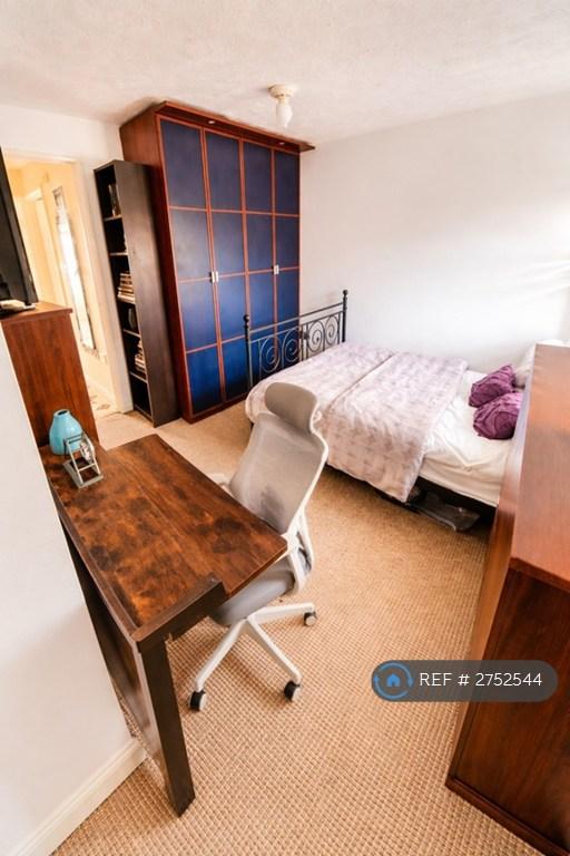 1 bedroom in Exeter Road, London, E17 (#2752544)
