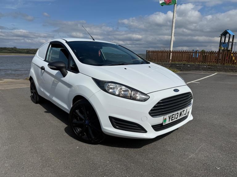 2013 Ford Fiesta 1.6 TDCi ECOnetic Van CAR DERIVED VAN Diesel Manual