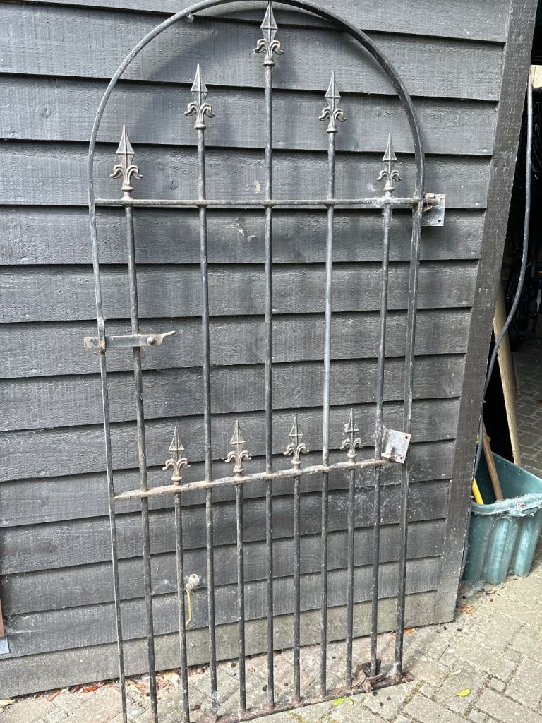Wrought iron gate and fence panels in excellent condition