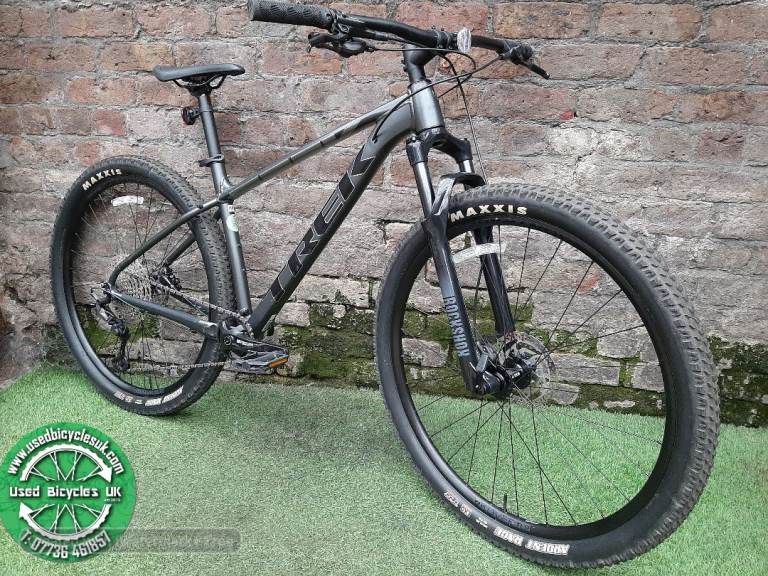 Trek X Caliber 8 mtb bike M/L 18 inch Frame 12 Speed 29er Tubeless Rockshox VVGC!