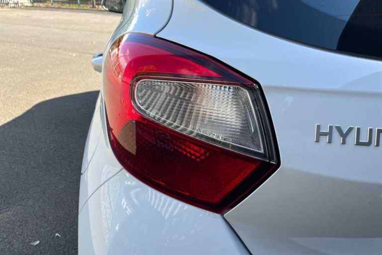 2025 Hyundai i10 1.0 [63] Advance 5dr [Nav] HATCHBACK PETROL Manual