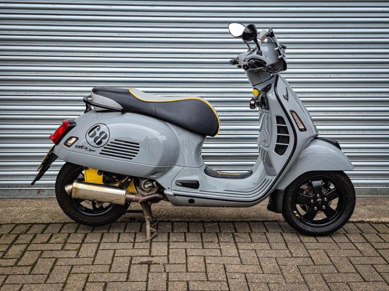 Piaggio Vespa GTS 300 SuperTech