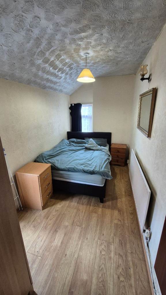 Excellent Furnished Room - Near Walsall Town Centre