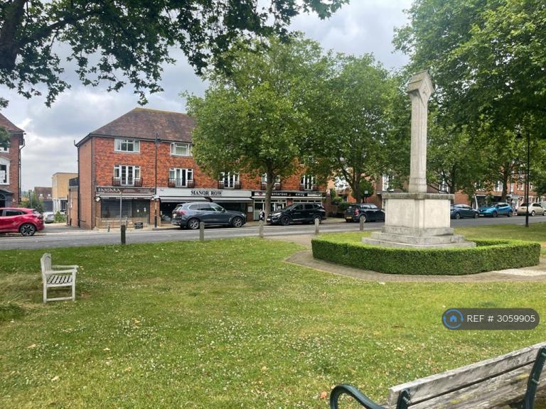 2 bedroom flat in Manor Row, Tenterden, TN30 (2 bed) (#3059905)