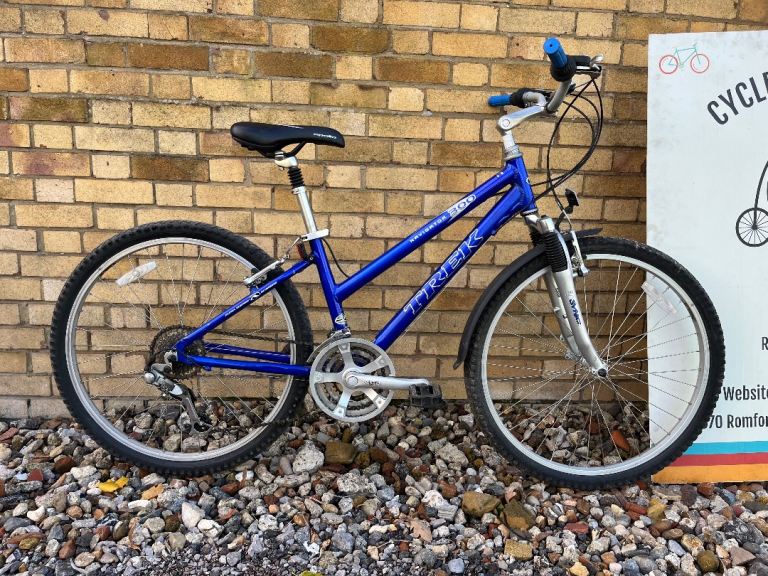 Trek Navigator 300 LADIES/GIRLS Mountain Bike *FULLY SERVICED* Small size 26"