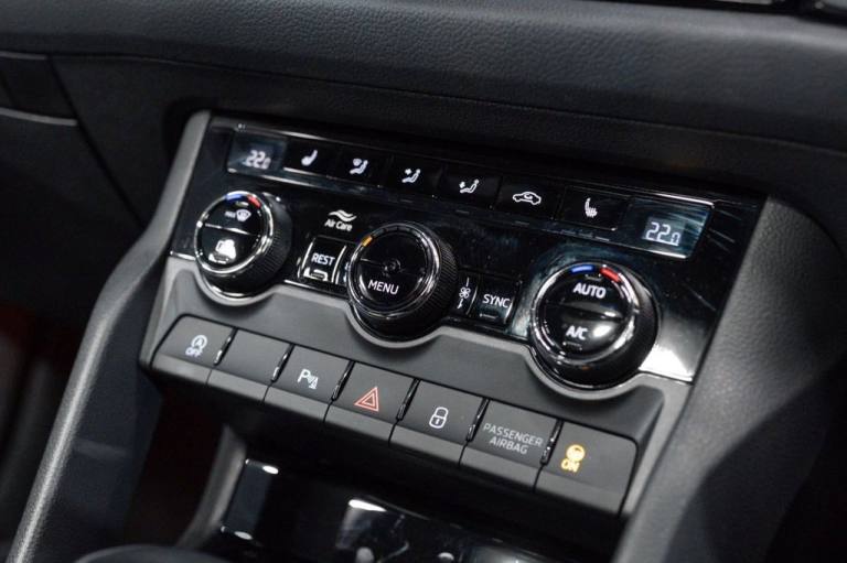 2022 Skoda Kodiaq 2.0 TDI SportLine SUV 5dr Diesel DSG 4WD Euro 6 (s/s) (7 Seat) (200 ps) ESTATE ...