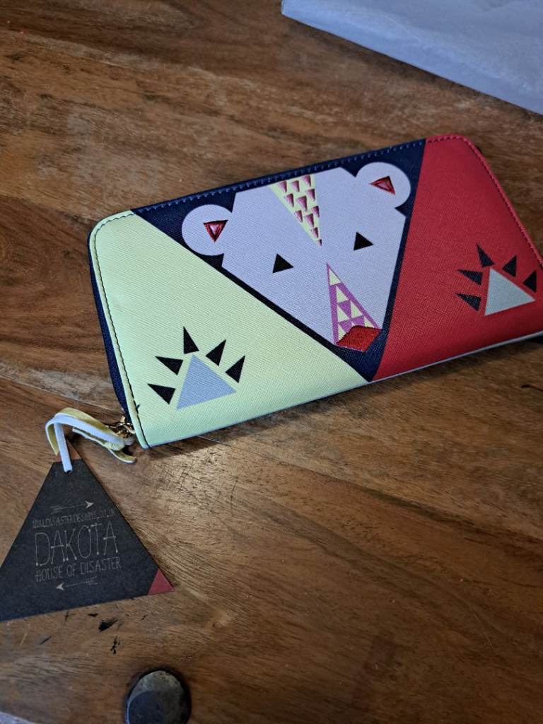 Brand New Dakota Bear Design Multicoloured Zip Wallet