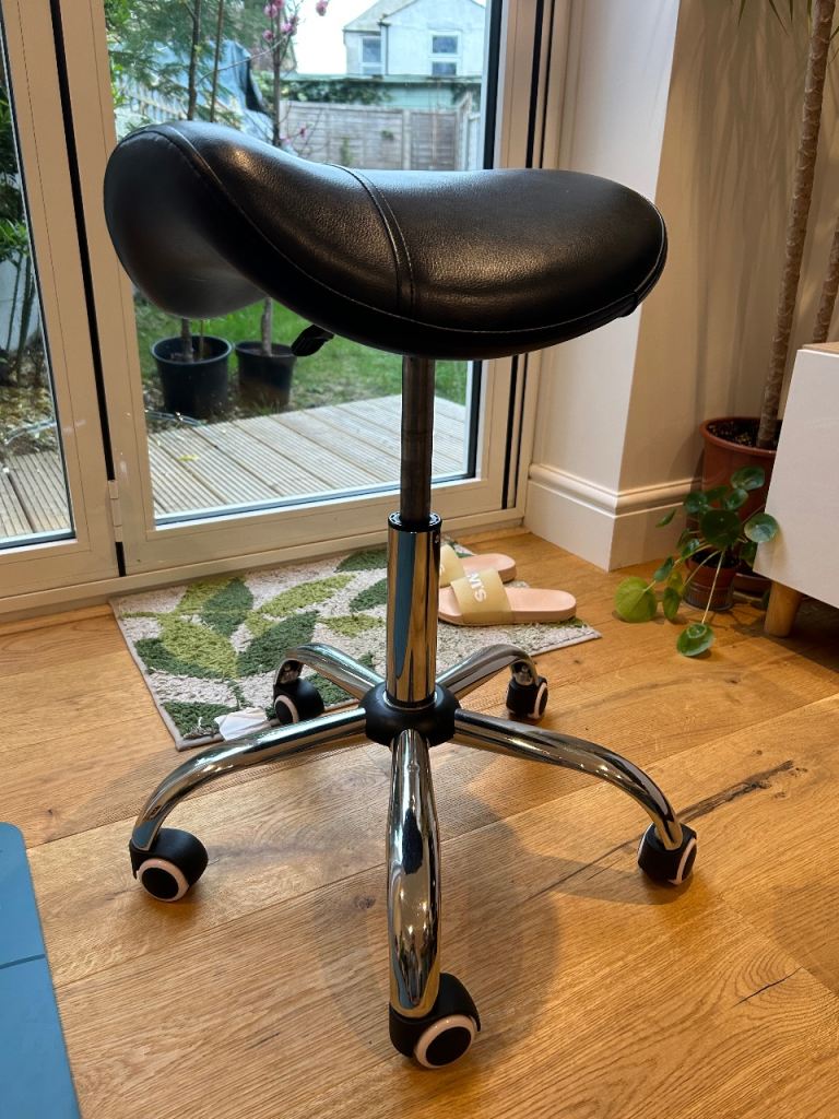 Ergonomic office chair 