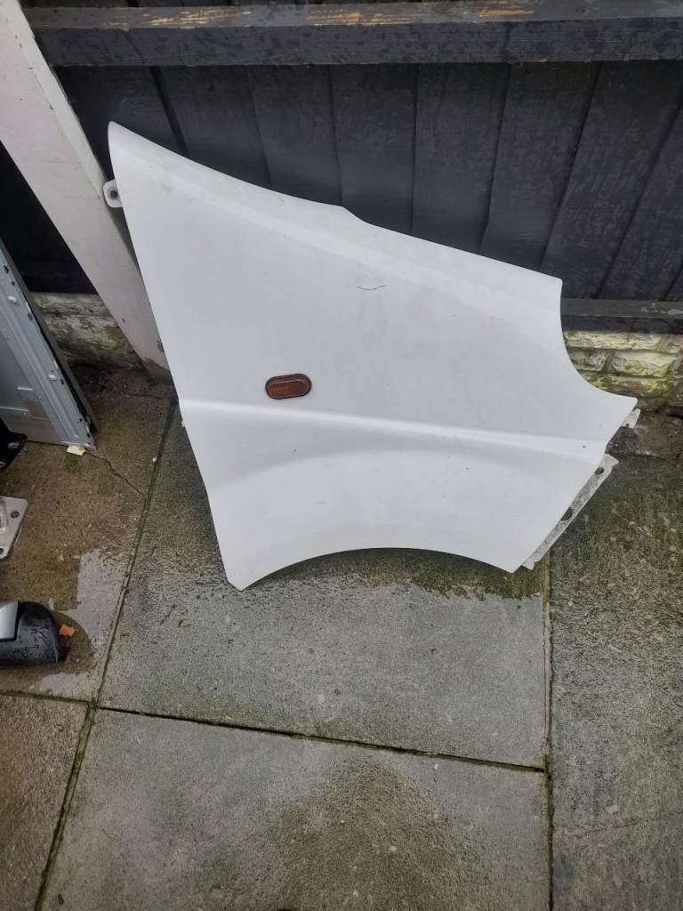 Vauxhall vivaro renault traffic wing