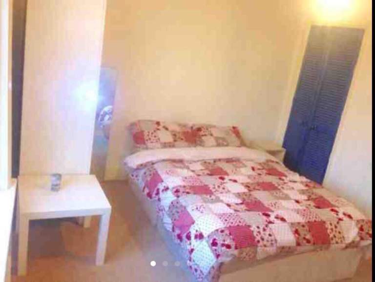 Large double room for rent bills included clean shared house