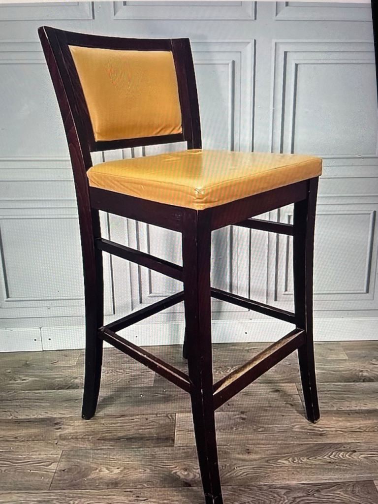 Bar stool