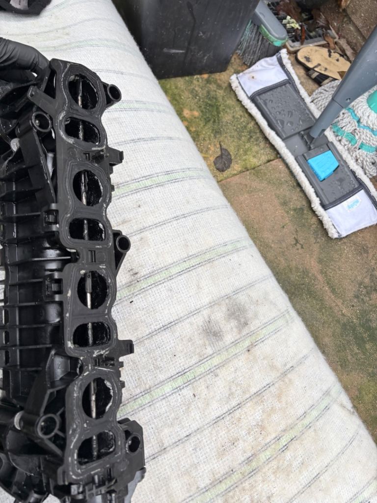 Used BMW F10 F11 F20 F30 N47 2.0D Diesel Engine Valve Cover / Rocker Cover