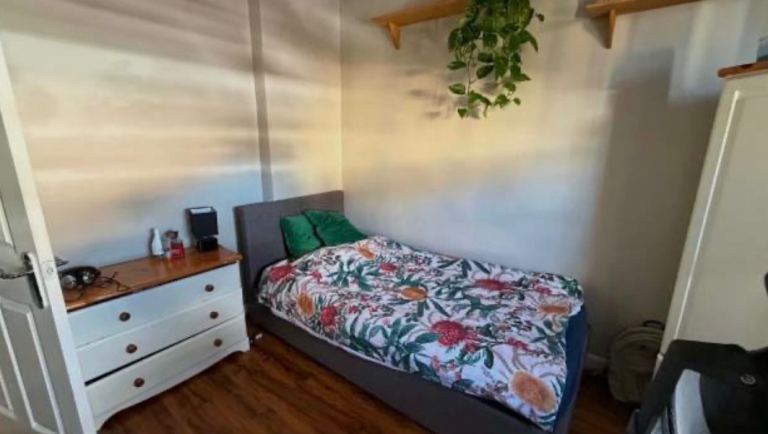 A lovely single room to rent - available now. 
