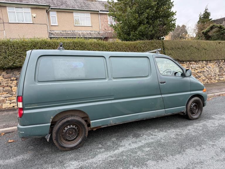 2001 Toyota HiAce 2.4D MANUAL GREEN PANEL VAN DIESEL Manual