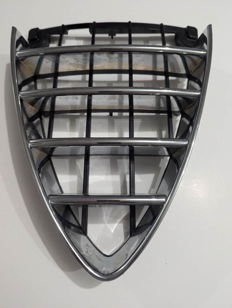 Alfa Romeo - Car Front Grill