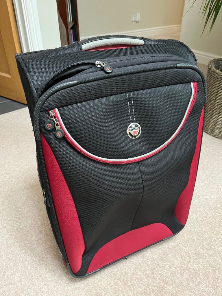 Antler medium extendable soft shell 2 wheeler suitcase 