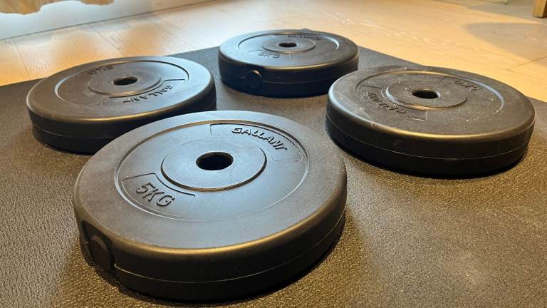 Vinyl Weight Plates Set – 40kg Total | 2x10kg + 4x5kg | Excellent Condition