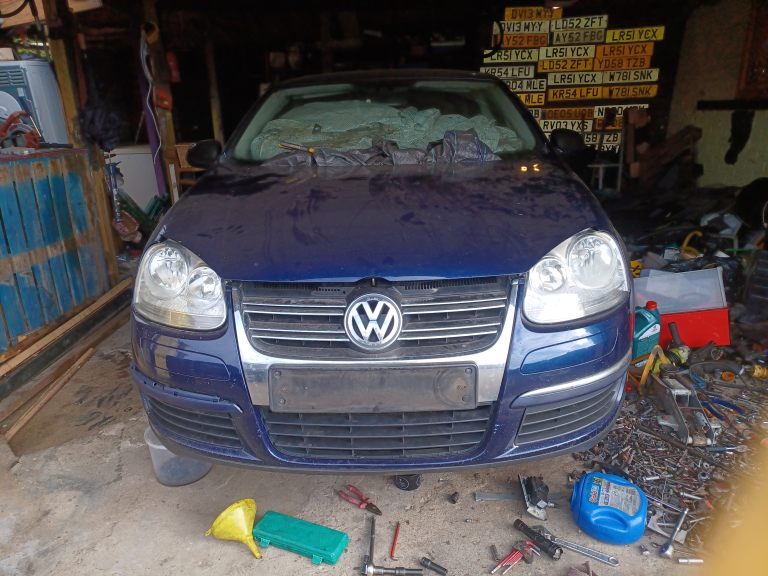 BREAKING a 2008 mk5 vw jetta 1.9 TDI 