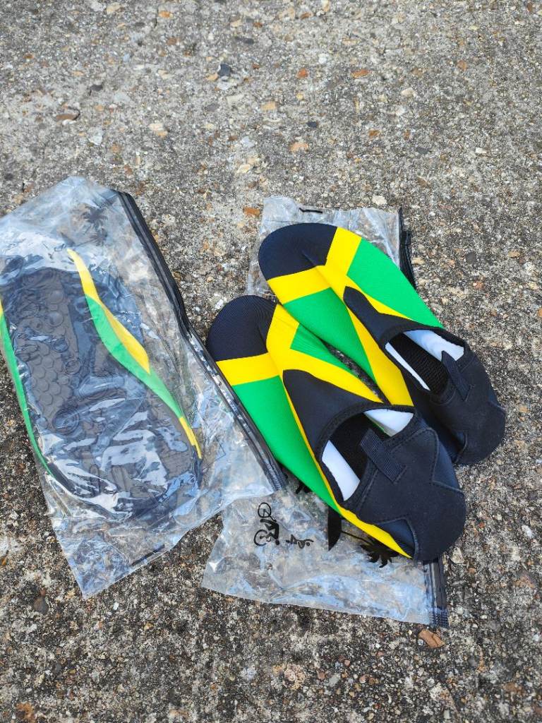 Swimming shoes size uk 5-6 eu 38/39 x2