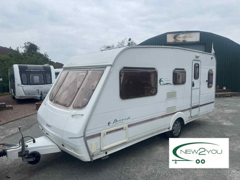 2004 Swift Accord 5 Berth Caravan - STOCK E163