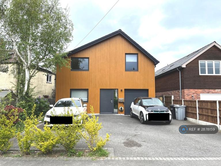 4 bedroom house in Green Lane, Stockport, SK12 (4 bed) (#2878159)