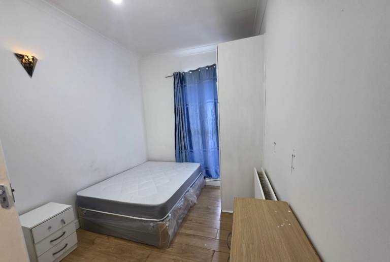 Beautiful Double Room with Private Ensuite – All Bills Included