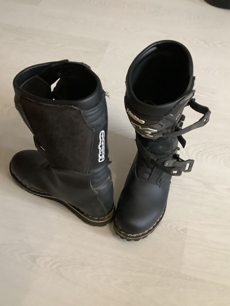 Motorcycle trials boots