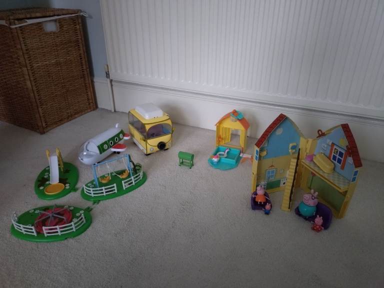 Peppa pig house, campervan, aeroplane and park set