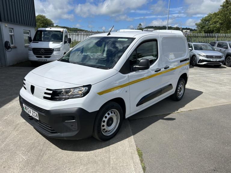 PEUGEOT PARTNER 1.5 Partner Professional 1.5 BHDi 100 Air Conditioning White Ma