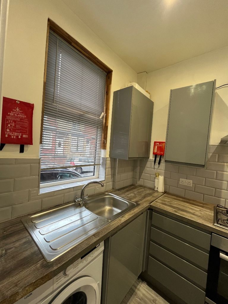 2 Bedroom House To Let LS11 🏡