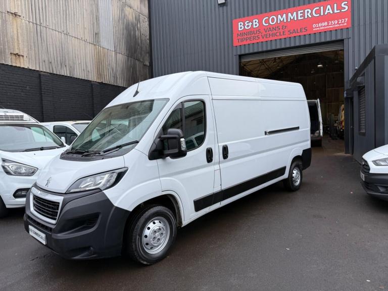  Peugeot Boxer 2.2 BlueHDi 335 Professional Premium + L3 H2 Euro 6 (s/s) 5dr Diesel Manual