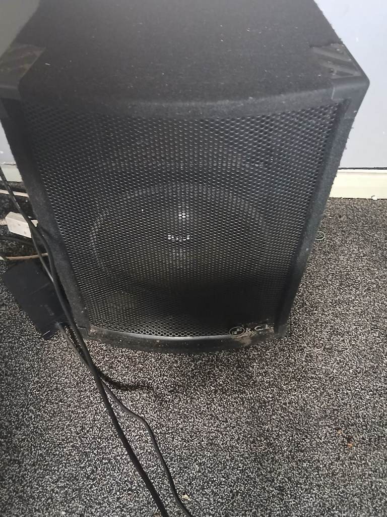 Peavey 6 channel amp and pa speaker 