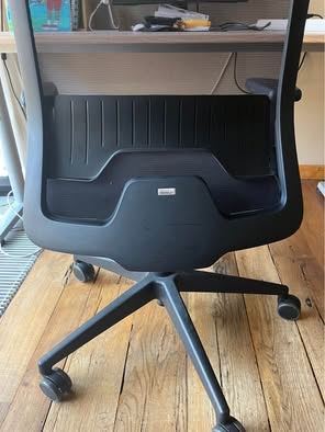 Ergonomic office chair 