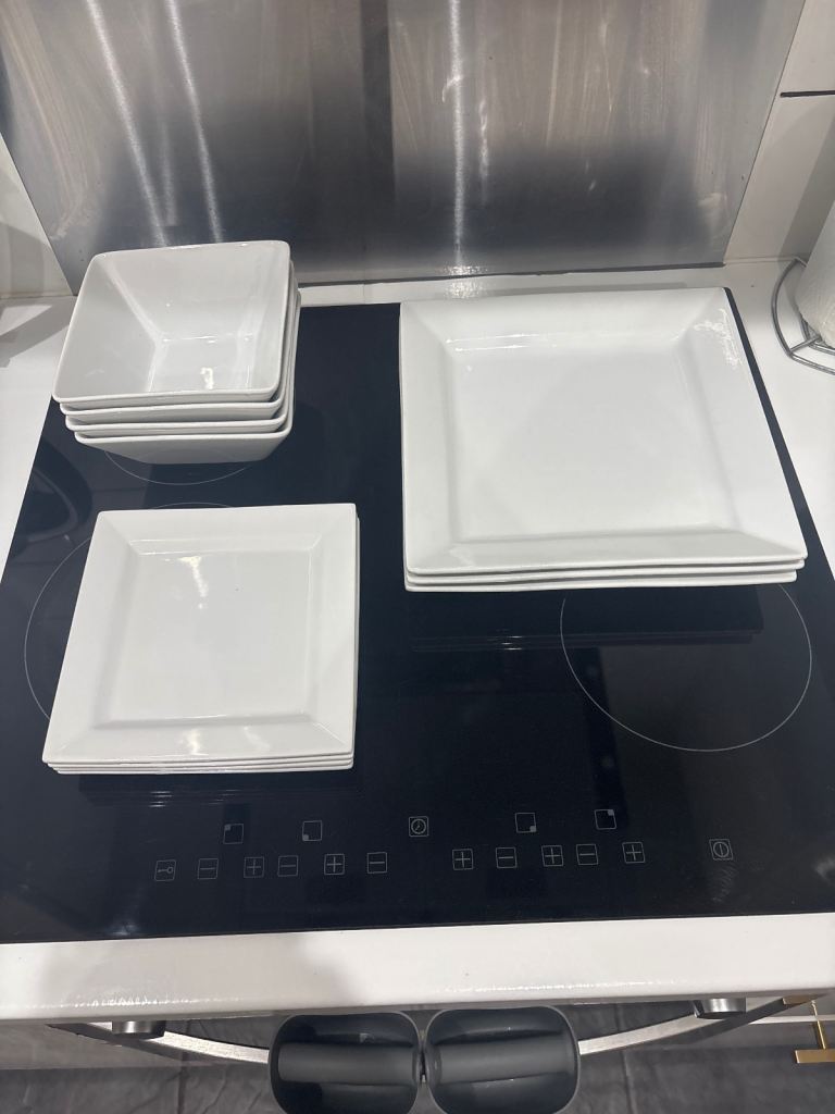 Dish ware set - collection only 