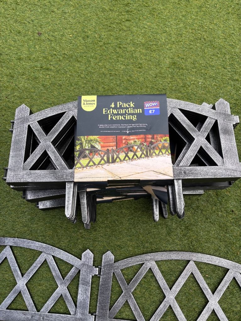 8 packs of Edwardian Garden Fencing