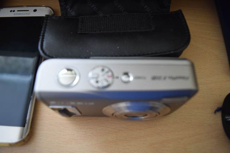  Fujifilm FinePix F31fd 6.3MP Compact Digital Camera - Silver