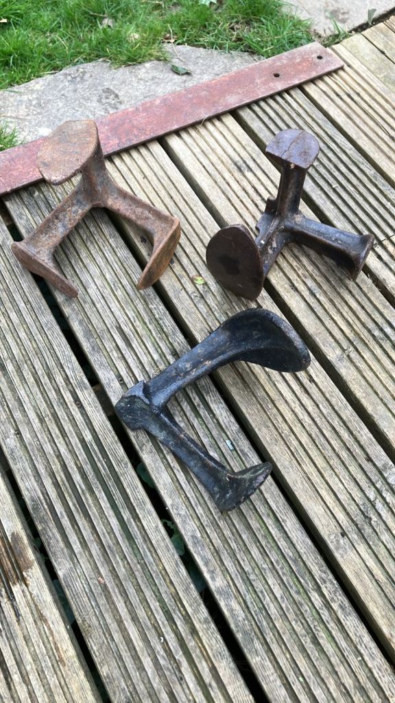 Cobblers lasts or anvils versatile very strong while need times four