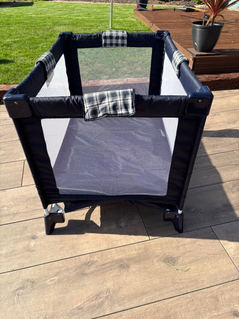 Petite star travel cot 