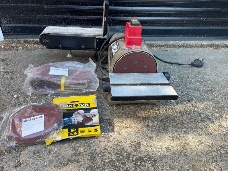 Belt/Disc Sander Bucktools BD4603 500W Belt and Disc Sander 100 x 914mm Belt, 150mm Disc. 