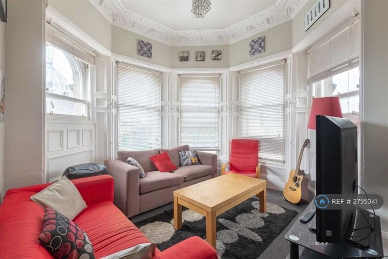 5 bedroom flat in Whitehall Street, Dundee, DD1 (5 bed) (#2755341)