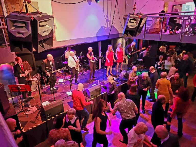 SHOUT! 60's Music Tribute Live @ The Ferry Glasgow.
